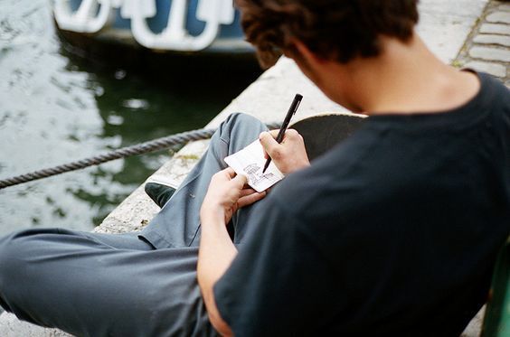 সেলফ-হেল্পের নেশা, অজান্তেই দূরে ঠেলে দিচ্ছেন প্রিয়জনদের